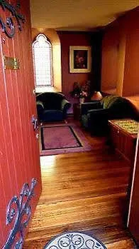 Pendragon Hall Hobart - Studio Apartment